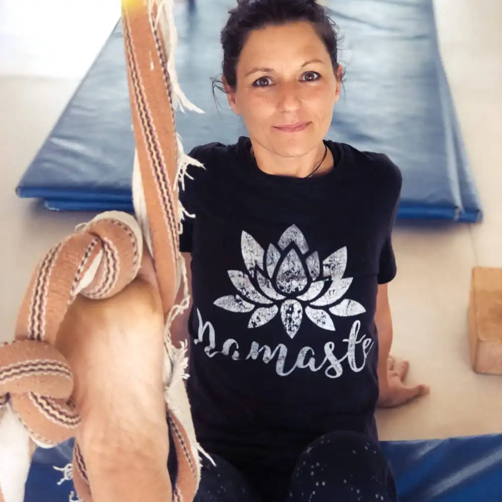 Armelle CHERIF : Yoga à la Réunion : yoga SPP Aerial massage